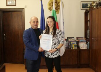 Талантливи деца получиха грамоти от кмета на Русе