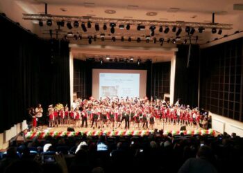 Уникална 15 м. часовникова кула ще упътва туристите в Асеновград