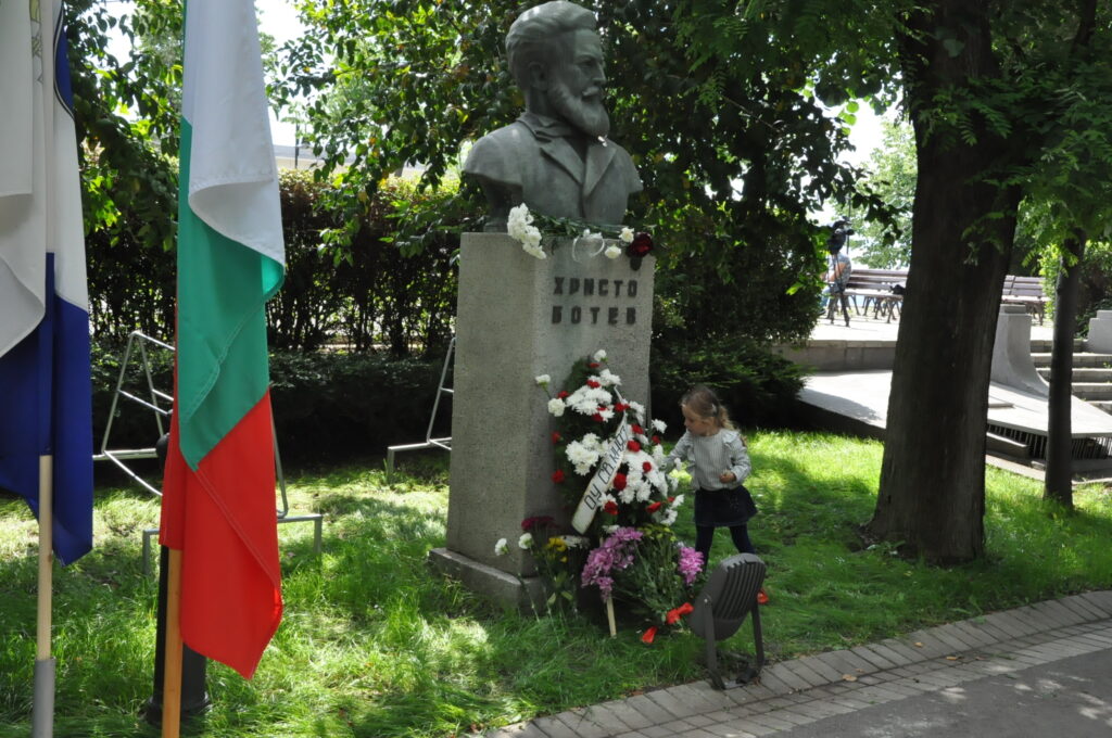 Саможертвата на Ботев да е модел за възпитание на младите 4 1b0dd472c0e732d6280acc4806f422cb
