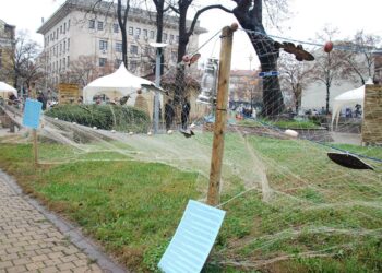 Центърът на Бургас се превръща в “плаж” на Никулден