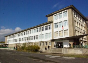 Учители от Джебел в символична стачка