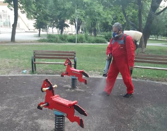 Отново пръскат детските площадки срещу кърлежи