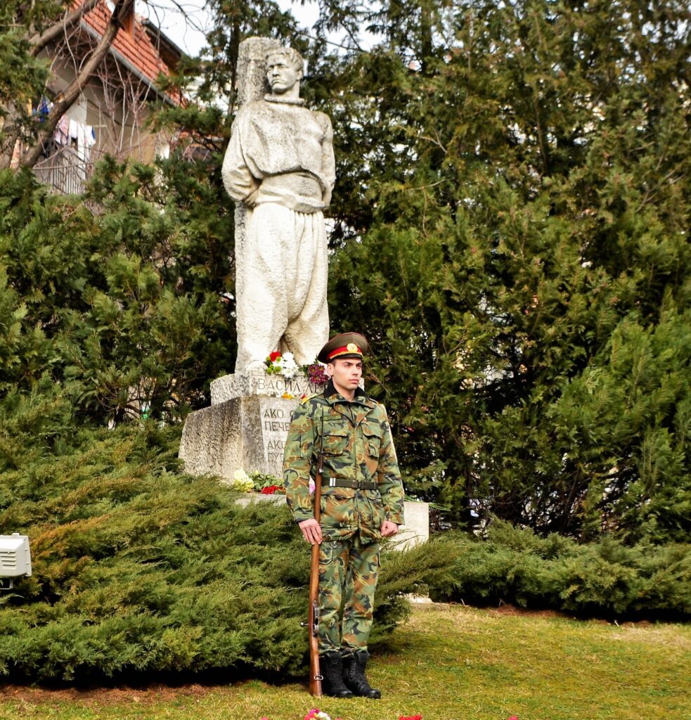 Военен ритуал и рецитал за Васил Левски във Велико Търново 1 2 46
