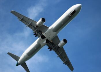 Проверяват авиокомпании за закъснели и отменени полети