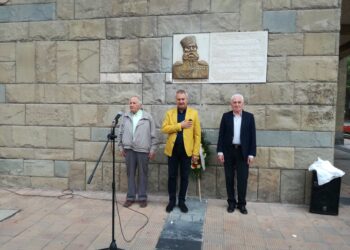 Монтана се запознава с образа на своя освободител