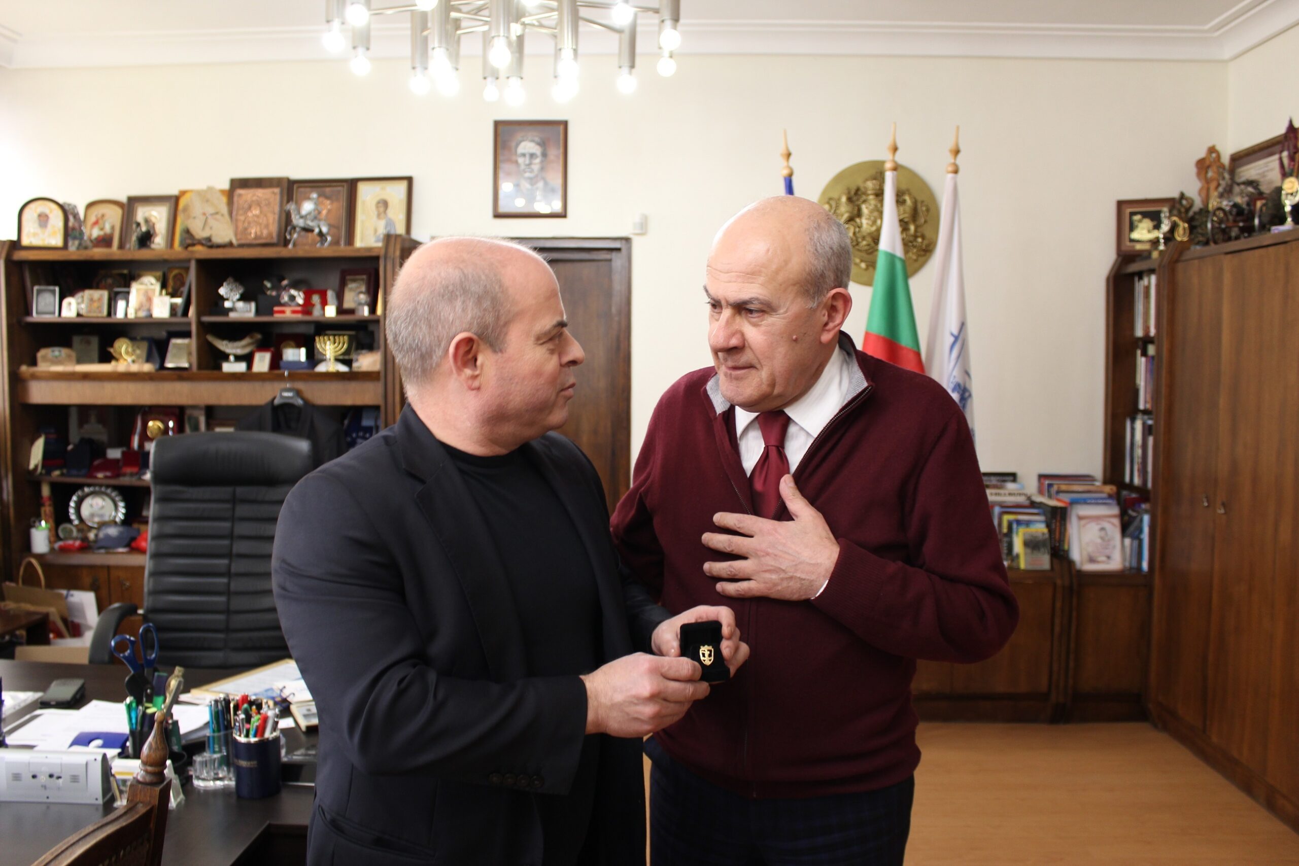 Цигуларят Минчо Минчев със златна значка „Русе“ 8 Цигуларят Минчо Минчев със златна значка „Русе“