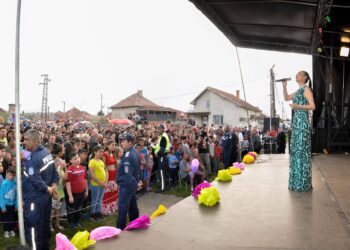 Софи Маринова с пищен концерт навръх ромския празник