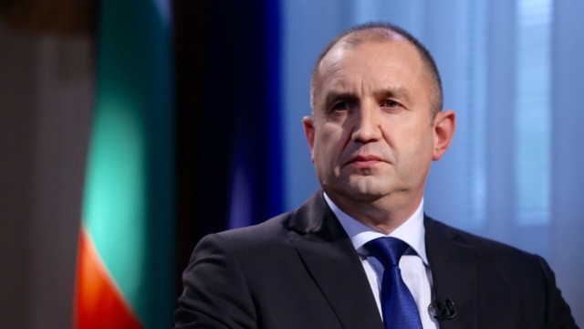 Радев: Управляващите са на път да загубят своя човешки облик 1 2 884