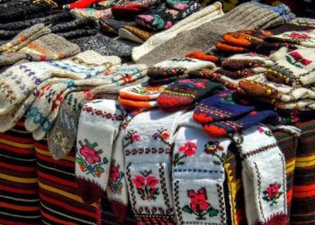 Вълнени чорапи от банскалийските баби ще греят Радо Янков