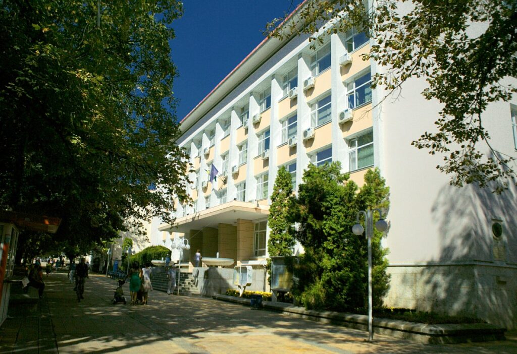 Общинска услуга: Носят храна на бебета у дома 2 2.j 5