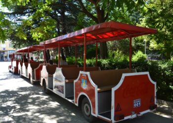 Общинска фирма вози пътници в чисто нови електробуси