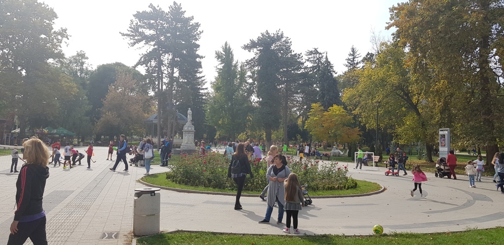 Хокей на трева и аниматори за децата в Плевен