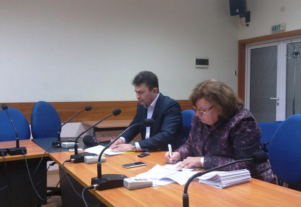 Ловеч строи паркинги по кварталите 1 20200120 171255
