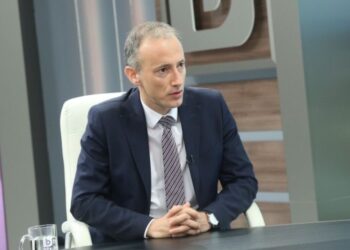 Училищата със задължителни и избираеми мерки срещу вируса