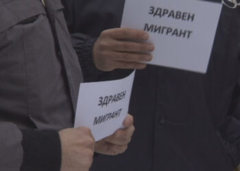 Протест пред парламента срещу мораториума върху нови лекарства