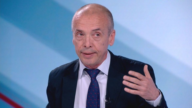 Мангъров: Ако исках в политиката, щях да имам две ваксини 8 Мангъров: Ако исках в политиката, щях да имам две ваксини