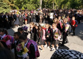 1 380 първолаци прекрачиха училищния праг в Шуменско