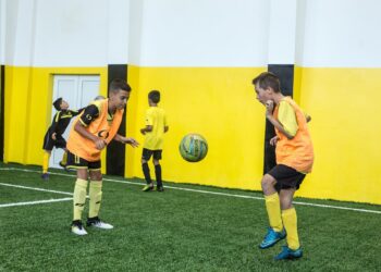 Церовска и Кралев откриха ремонтирания спортен комплекс