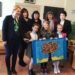 Деца подариха картина на кмета Вяра Церовска