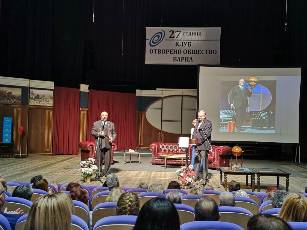 Кръстю Лафазанов получи награда в родната си Варна 1 23 награди