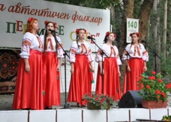 Наградиха най-добрите на фестивала „Тополи пее и се смее“
