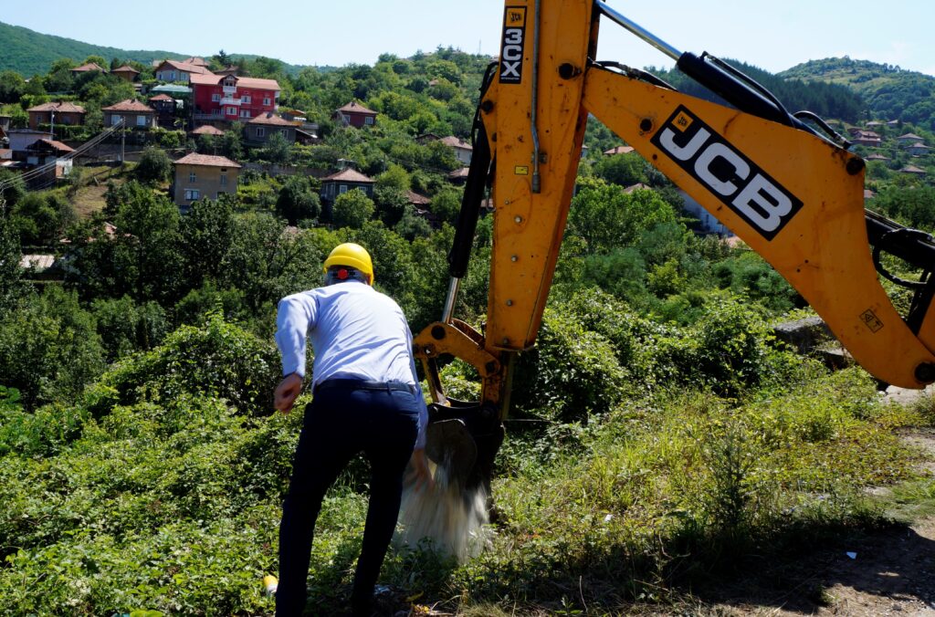 Укрепват свлачище с пари от Европа 2 2 32