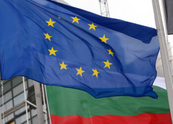 Горещ дебат за ЕС се разгаря във Враца