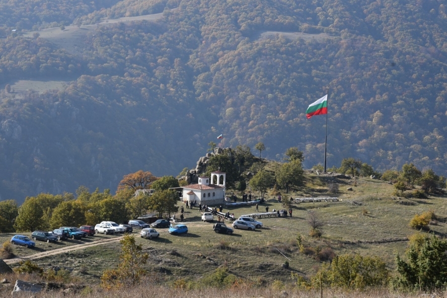 Миряни почетоха свети Мина в Пиринския Стоунхендж