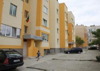 Санират първия блок в Дупница