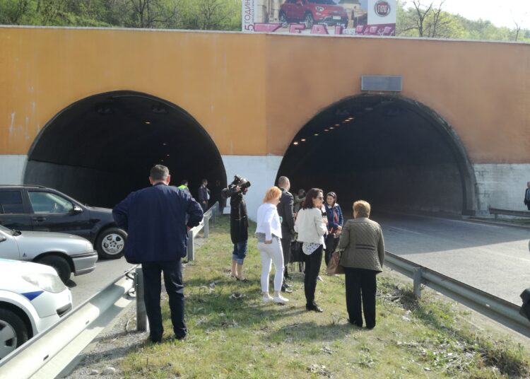 Отиграха спряване с бедствия при тунела "Дупница" 1 3 410