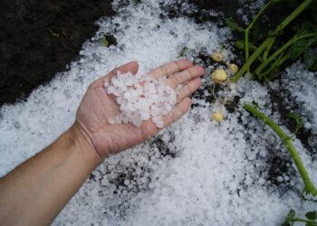 Пак предупреждават за градушки