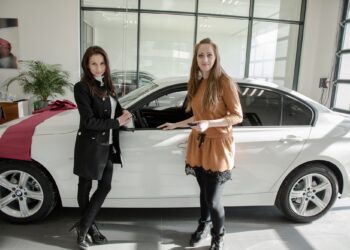 Русенка спечели спортно BMW от Националната лотария