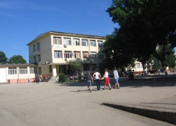 Учениците в Монтанско намаляват, заминават за чужбина