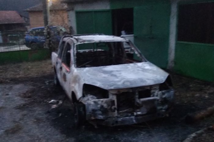 Бракониери запалиха кола в двора на горско стопанство