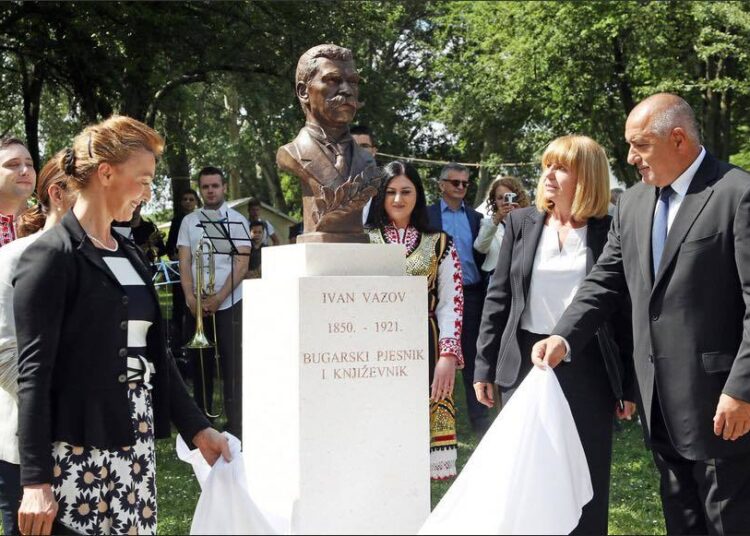 Откриха паметник на Иван Вазов в Загреб 1 33491353 2179430085618383 2846240299817107456 n