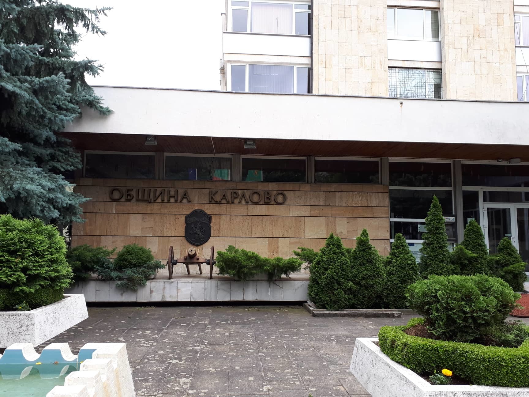 Кметове на малки населени места излизат на мълчалив протест