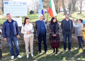 Започна ремонтът на три пътя до Лом