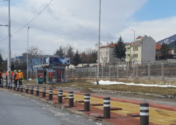 Първа спирка в Сливен с предпазни колчета