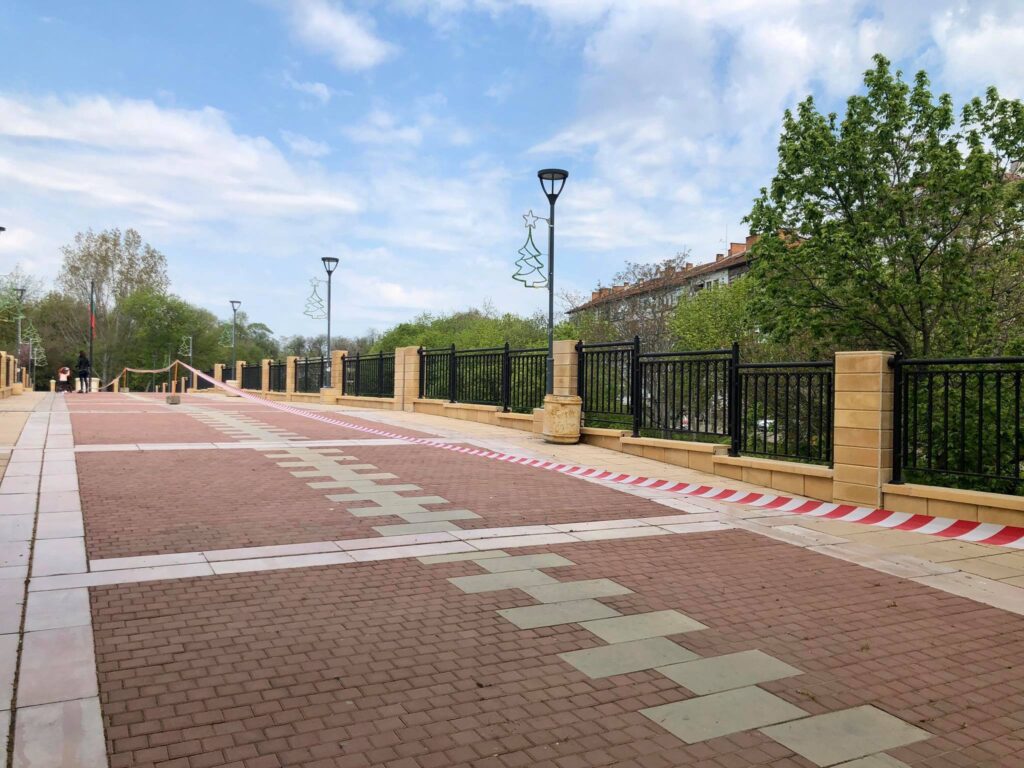 Градският парк в Ямбол отворeн от 7 до 21 ч. 1 4 132