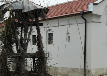 Кметски синове ремонтират храм на век и половина