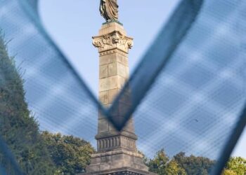 Мажоретки и духова музика на откриването на Световното по волейбол в Русе