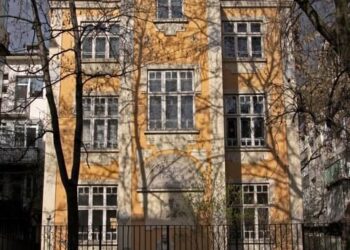 Внасят молба за спиране на продажбата на къщата на Яворов