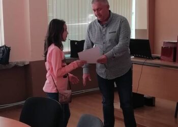 Кмет награди ученици за творби срещу тютюнопушенето