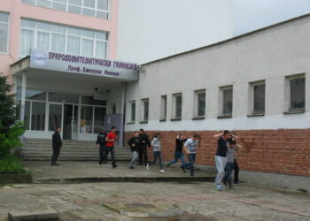 Кюстендилски училища ще учат под чужд покрив