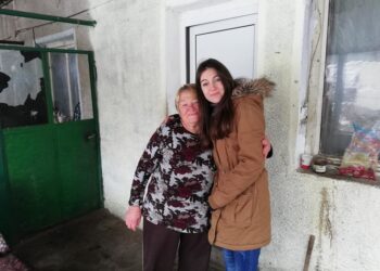 Кмет спаси Коледата на десетки стари хора