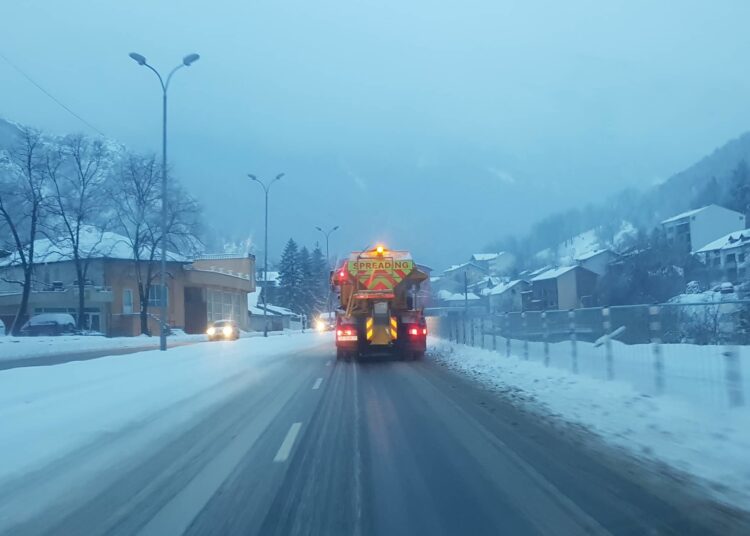 Пръснаха 150 тона сол по пътищата във Враца 1 49390109 516543082169811 2646547332987879424 n