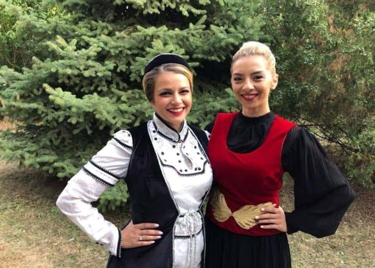 Дъщерята на Николина Чакардъкова пее за празника на район „Младост“ 1 4 младост 1