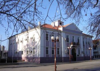 Козлодуй кани на шоу и “турне” в администрацията