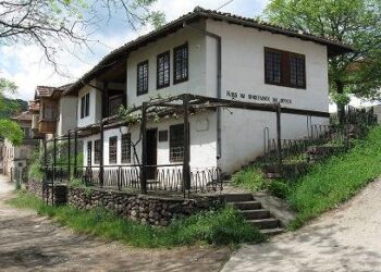 В Чипровци откриват училище по богословие