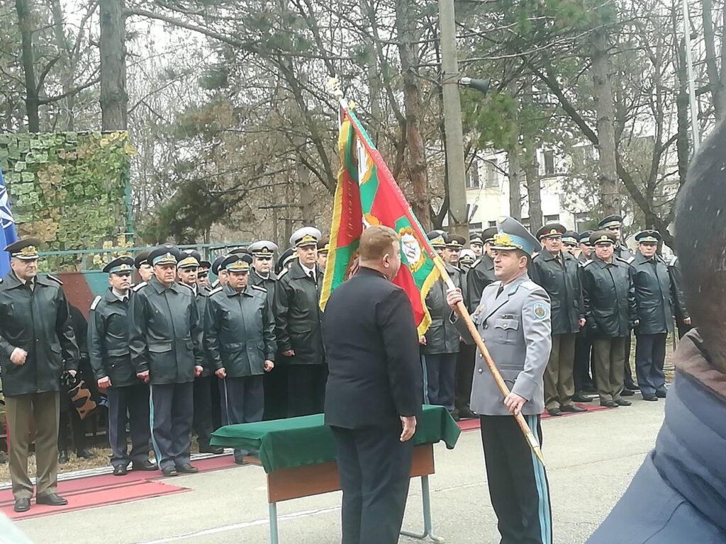 Тържествено откриха висшето военновъздушно училище 3 5 109